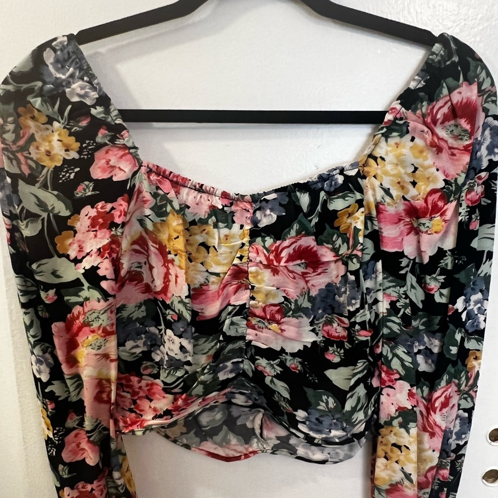 Zara Floral Crop Top in Size Small